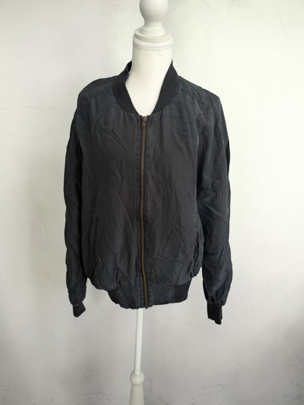 FENN WRIGHT & MASON Vintage 100% Silk Black Jacket Size Medium (8/10)